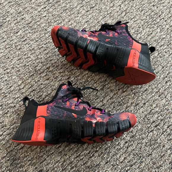 good as new Nike Free Metcon 3 in Martian Sunrise - Picture 3 of 4